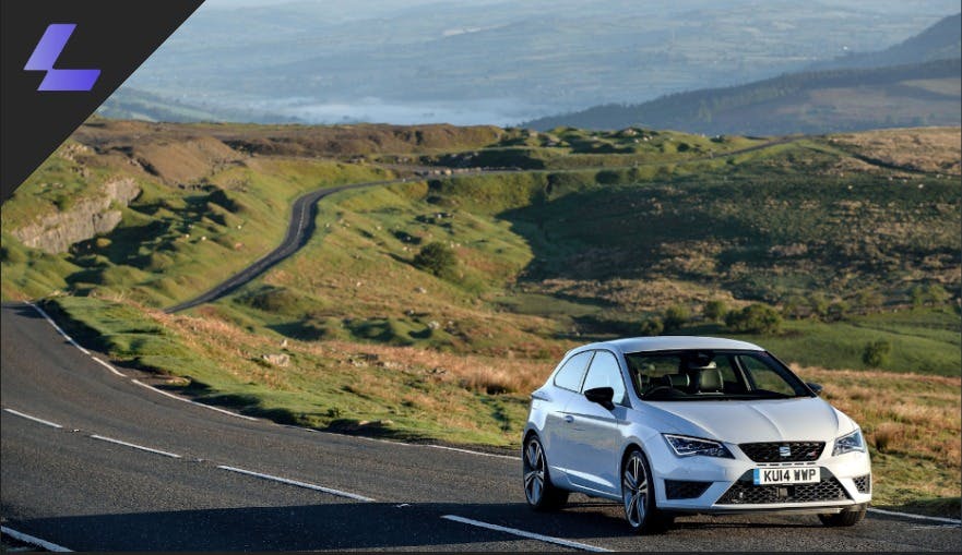 Coche en carretera